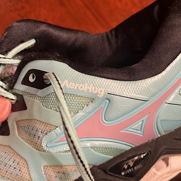 Mizuno Wave aero hug running shoes womens size 10 - Picture 12 of 12